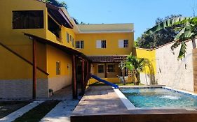 Casa em condominio com piscina proximo a praia